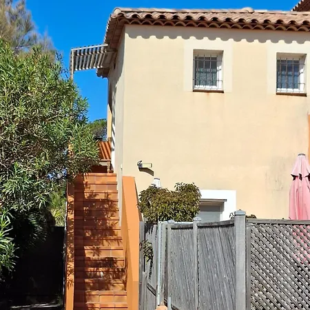 Cozy With Panoramic View Apartment Hyeres